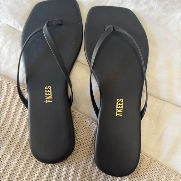 Tkees square toed lily flop flops nwot - Picture 3 of 4